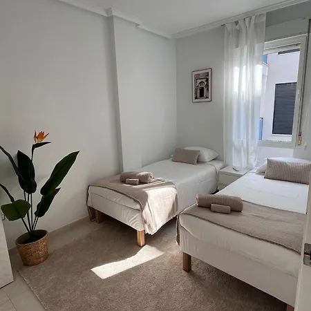 Cal 2upool Infinity Apartment